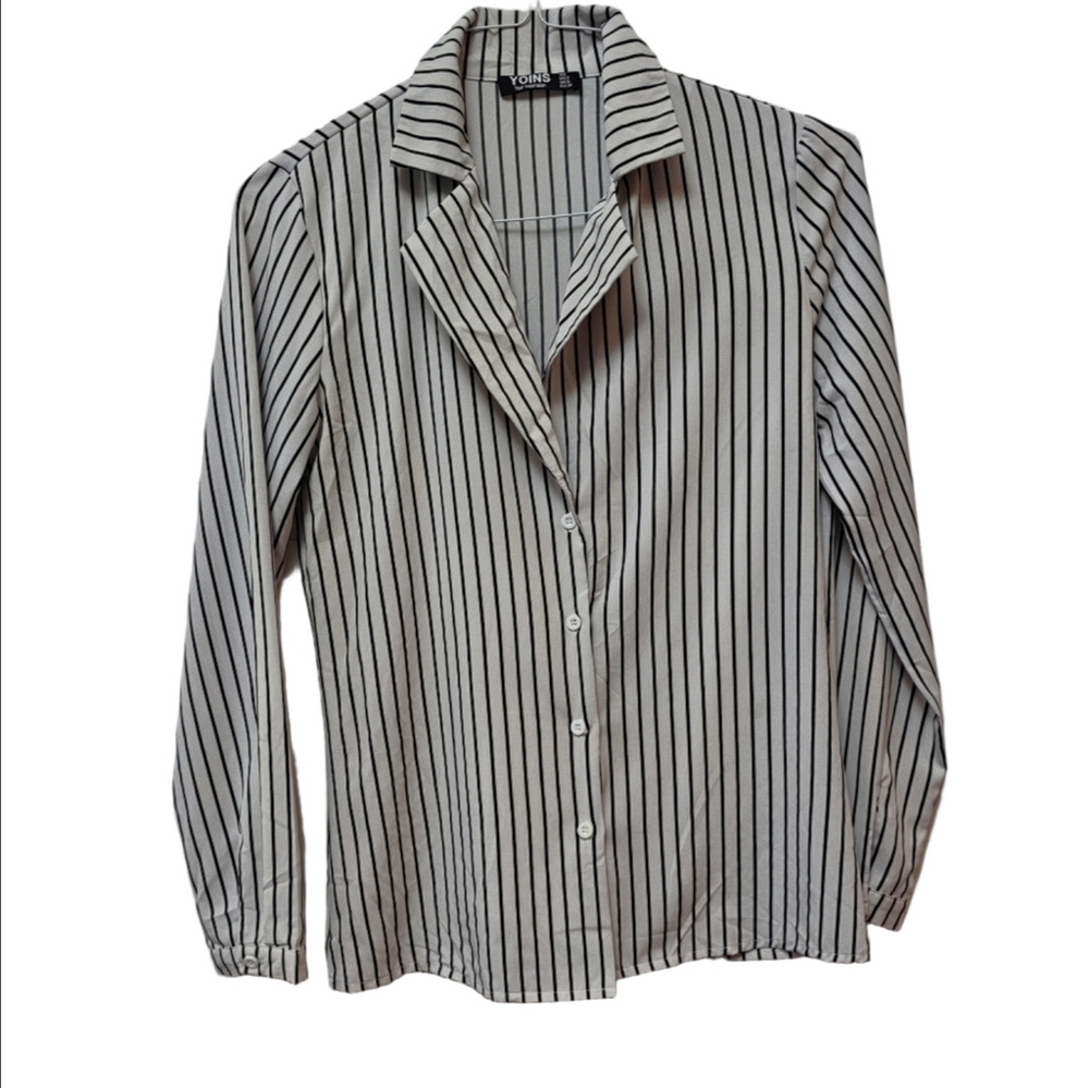 ✨ 3/$20✨ Lightweight Relaxed Striped Button Down Blouse